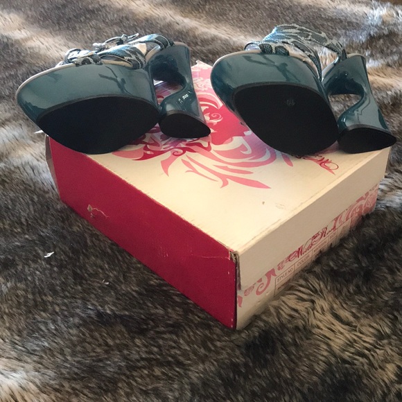 Women heels - Picture 5 of 5